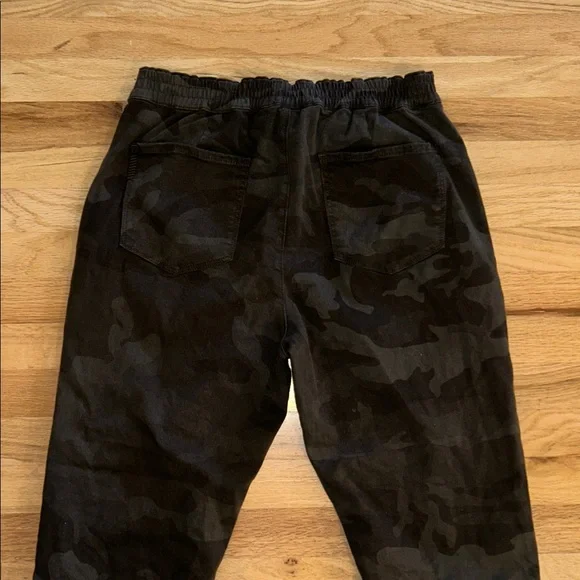 PAIGE Fraser Pant Dark Forest Camo - Picture 6 of 6